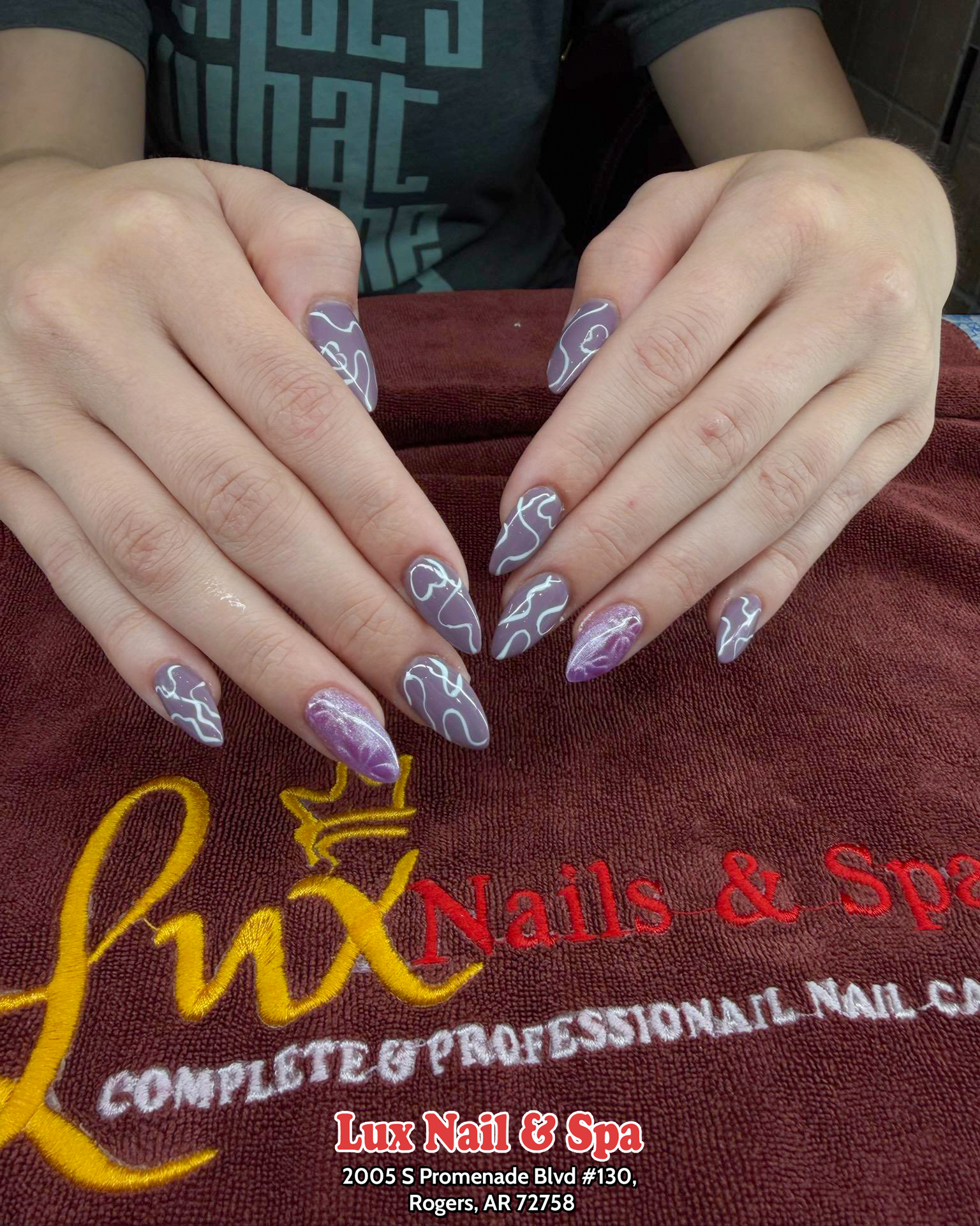  Lux Nail & Spa 